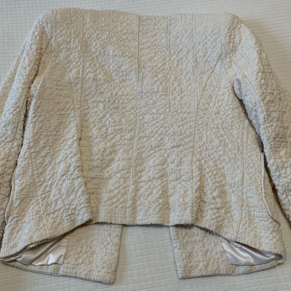 Pleione textured cream colored cropped jacket - Picture 6 of 14